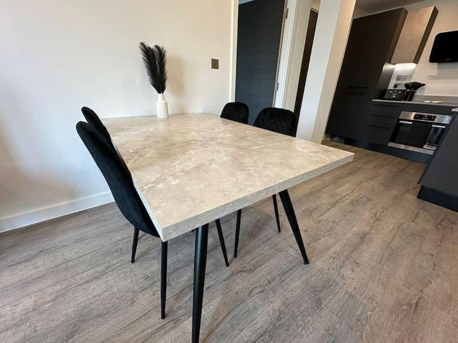 Stylish Central York Apartment Free Parking & Gym Eksteriør bilde